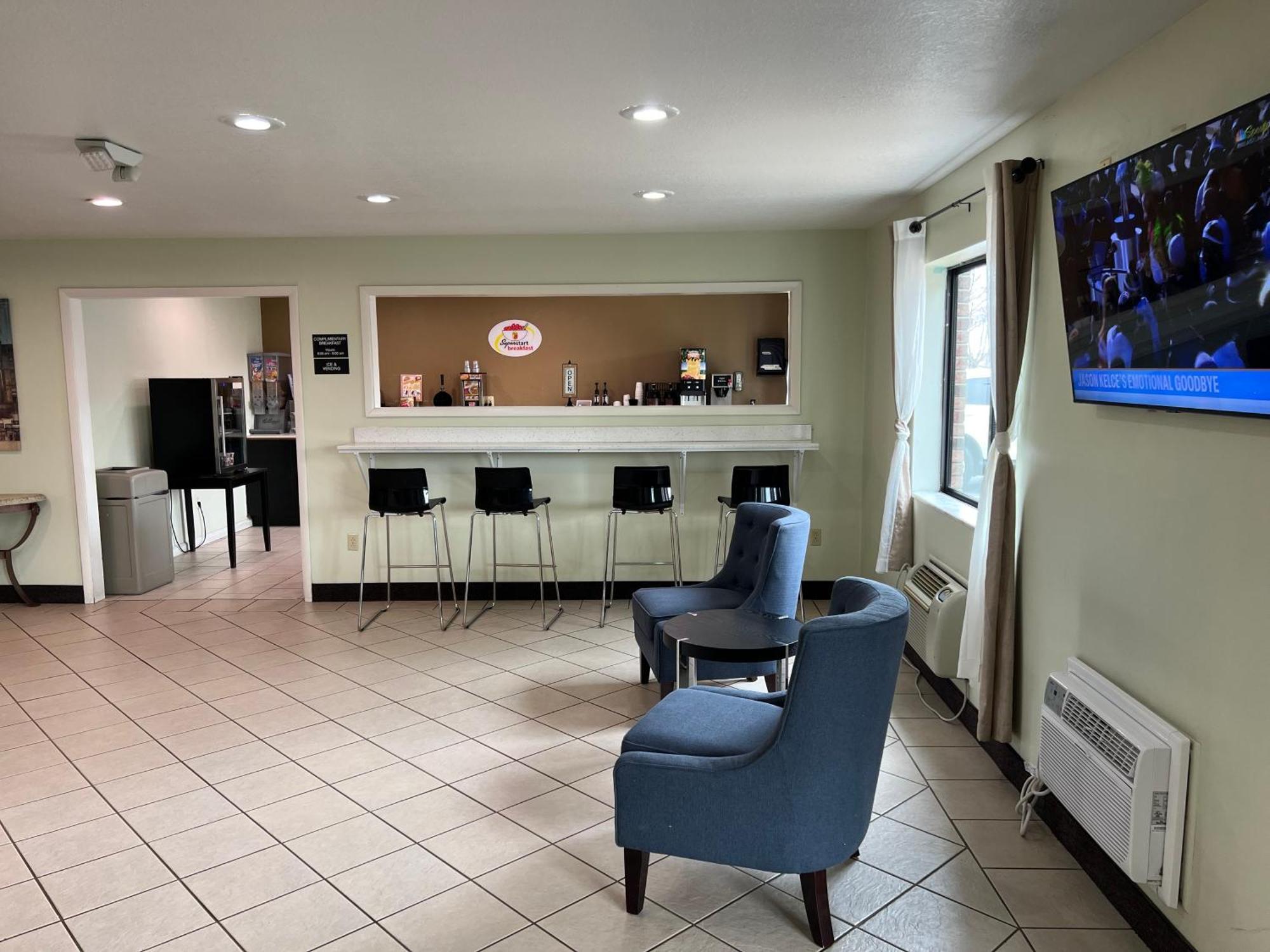 Hotel Super 8 By Wyndham Farmington Extérieur photo