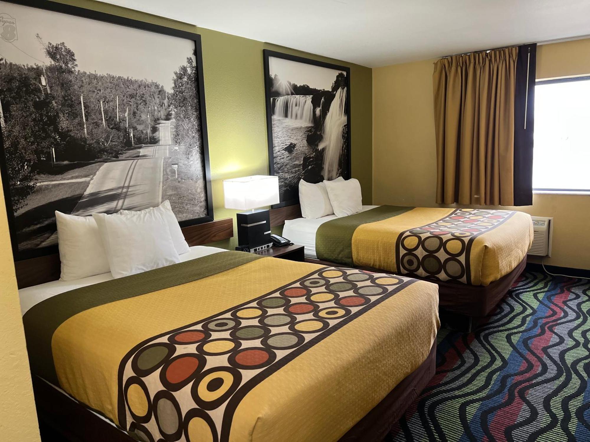 Hotel Super 8 By Wyndham Farmington Extérieur photo