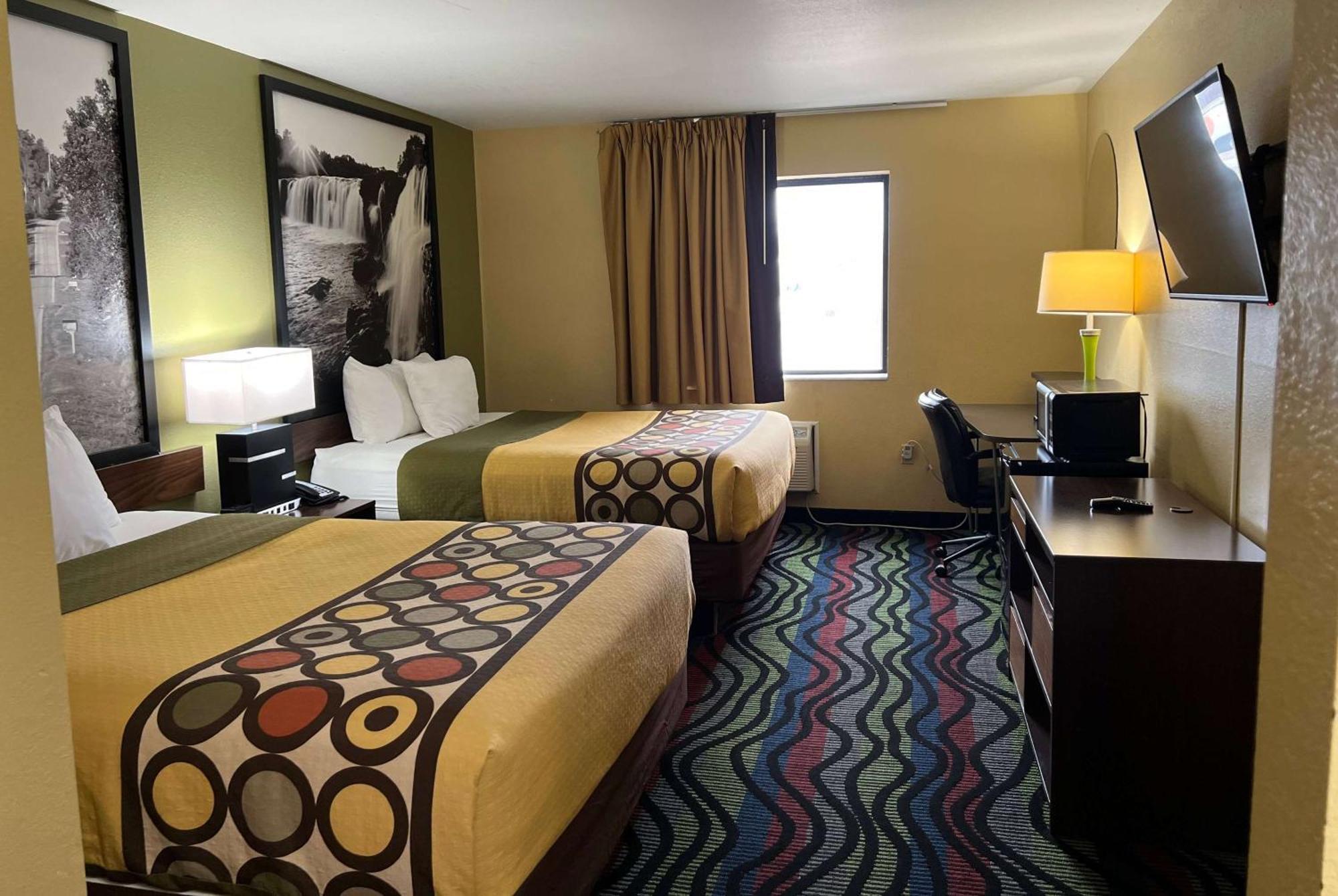 Hotel Super 8 By Wyndham Farmington Extérieur photo