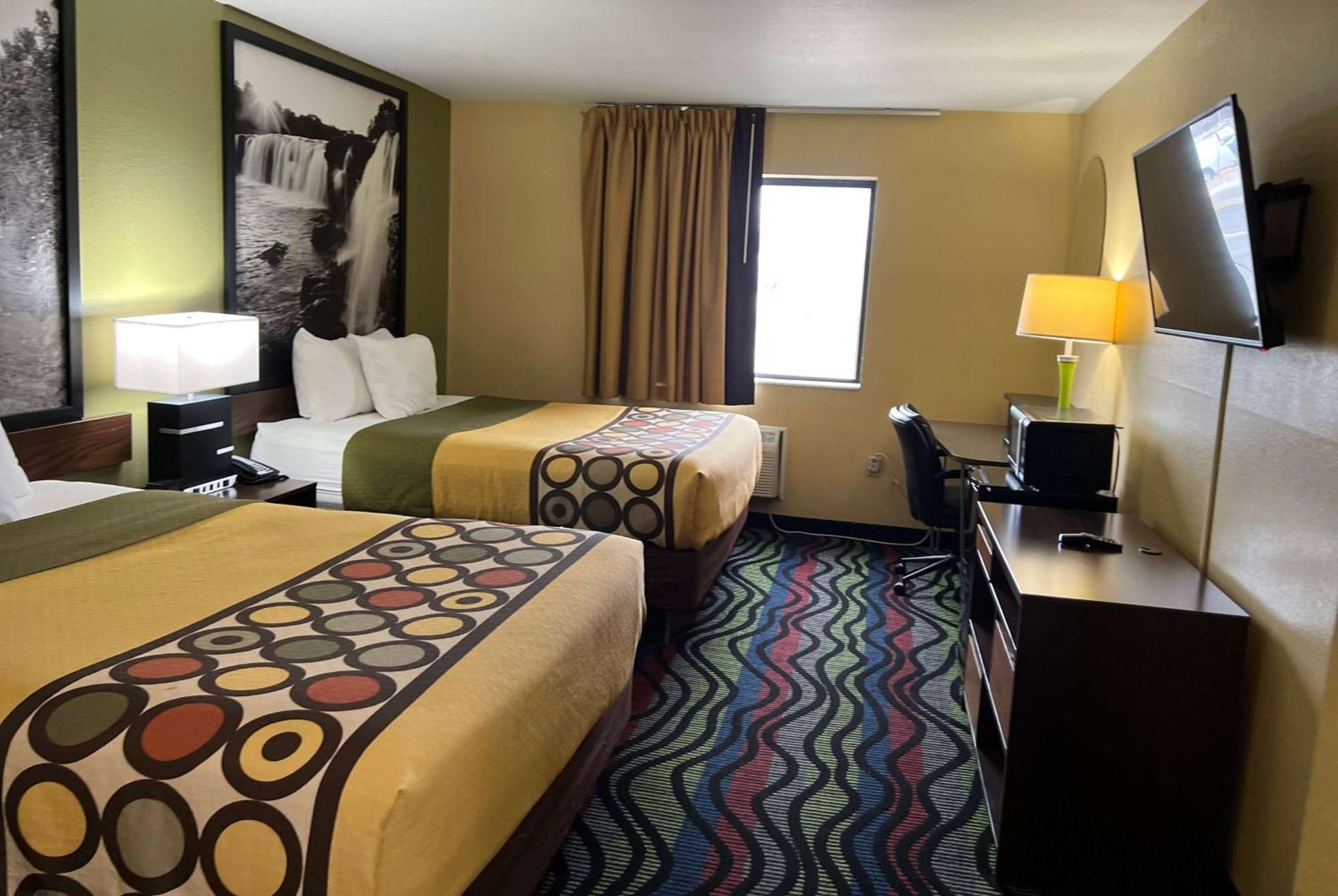 Hotel Super 8 By Wyndham Farmington Extérieur photo