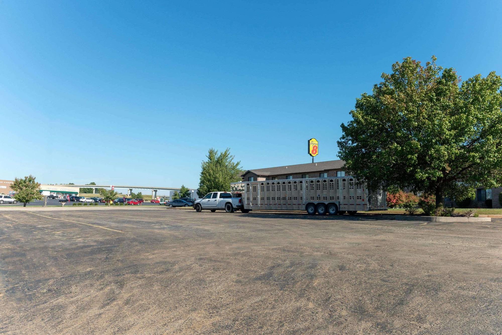 Hotel Super 8 By Wyndham Farmington Extérieur photo